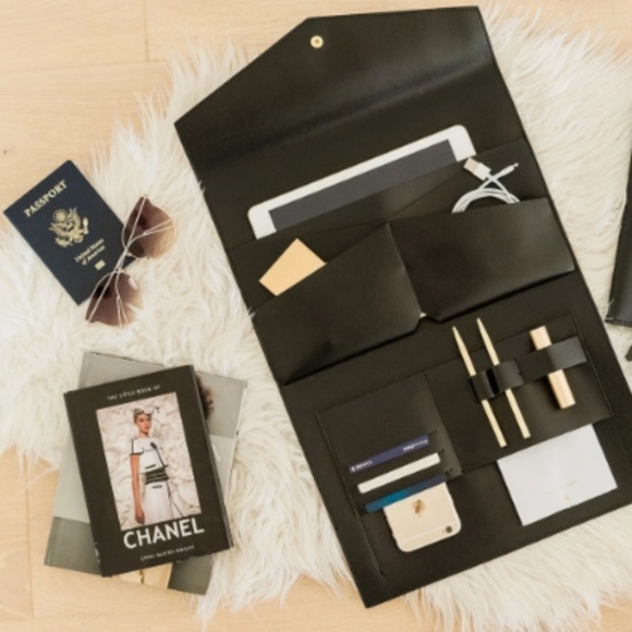 Glass Ladder & Co The Megan Laptop Portfolio - Picture 4 of 8